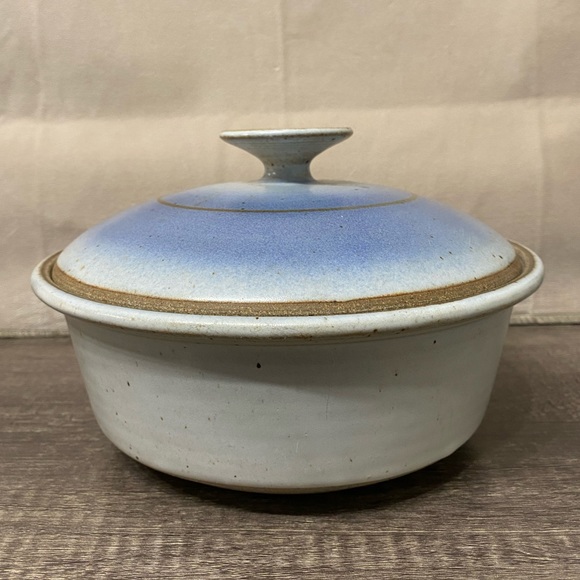 Vintage Pringle Pottery Casserole Dish with Lid - Picture 4 of 11